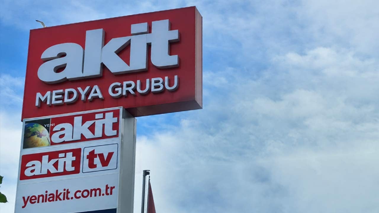 33 yıllık tecrübe ve sağlam irade… TÜBAF’tan Akit ailesine 33. yıl tebriği